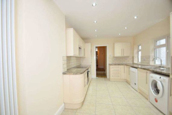 3 bedroom Detached t...